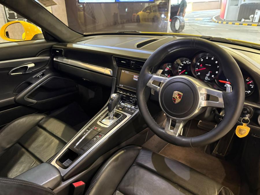 Carrera 911 - Image 3